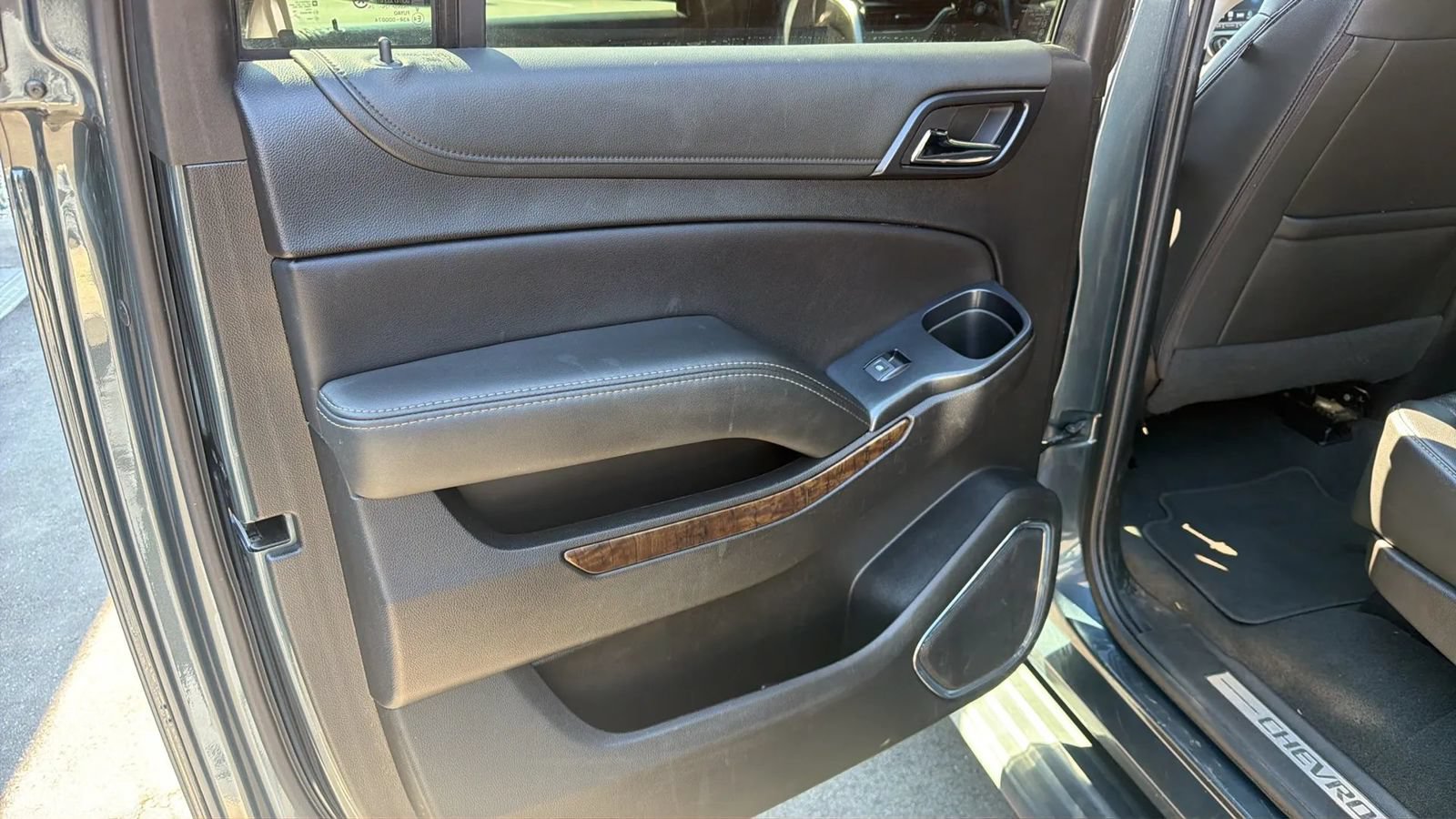 Used 2019 Chevrolet Suburban LT AWD/4WD image 11
