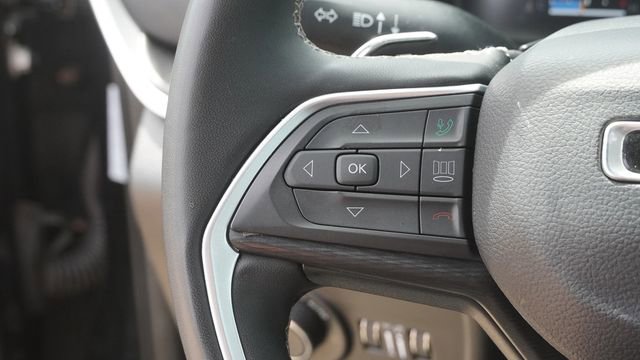 Used 2024 Jeep Grand Cherokee L Laredo AWD/4WD image 30