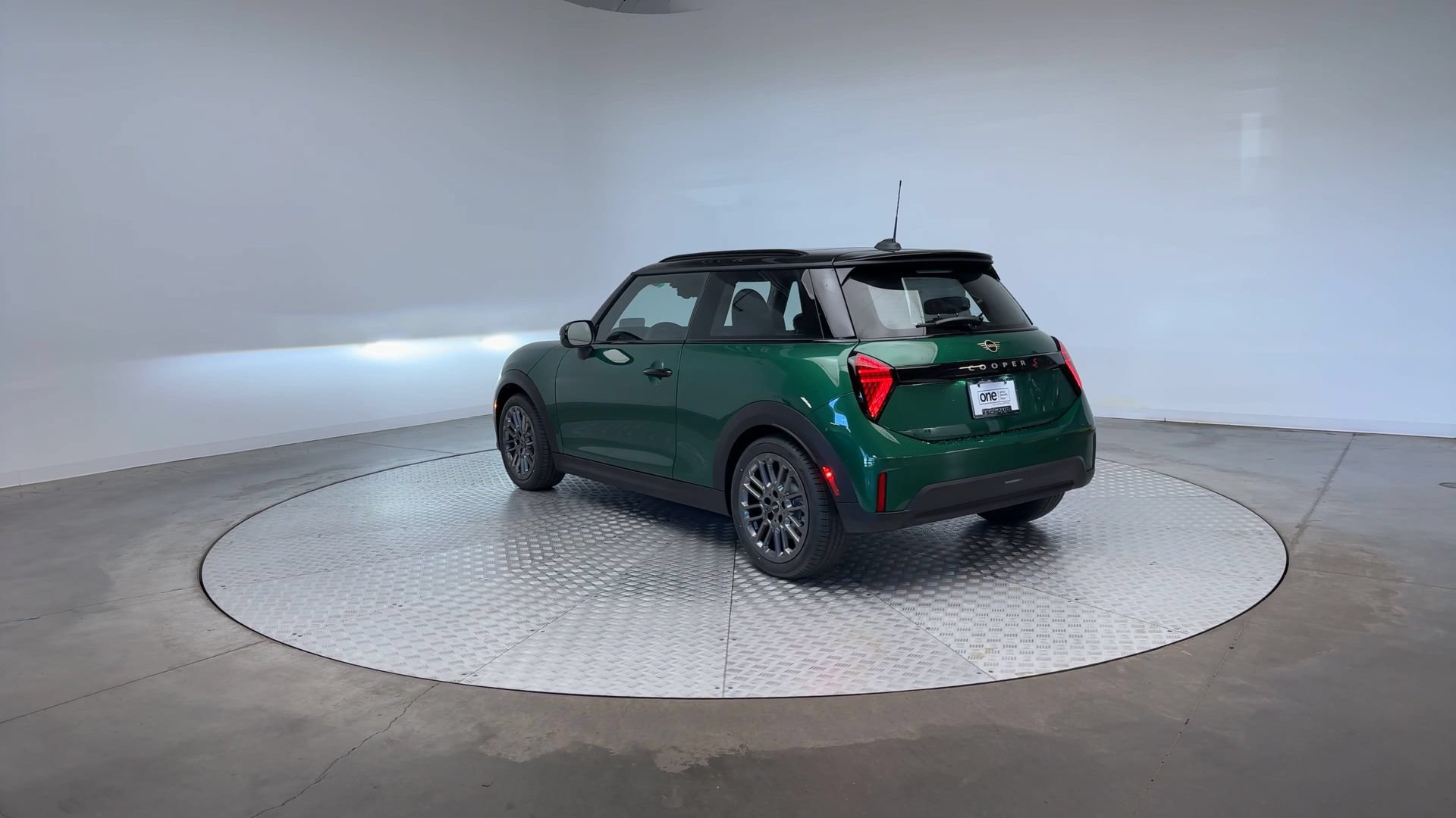 Used 2026 MINI Cooper S FWD image 9