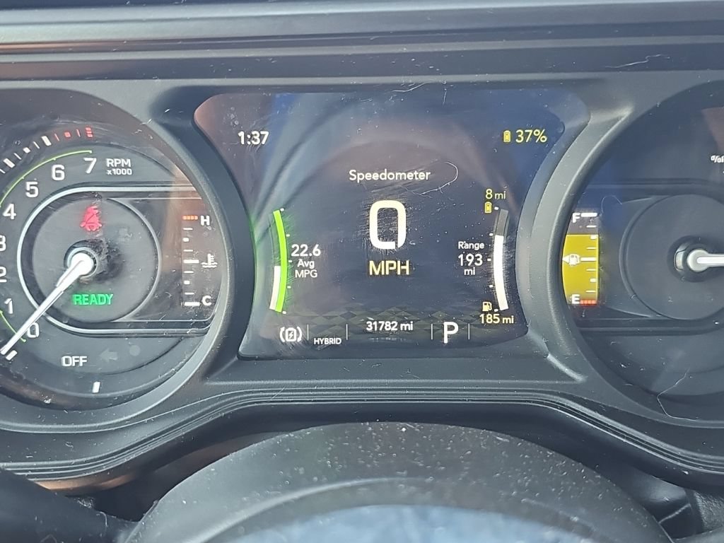 Used 2024 Jeep Wrangler Unlimited Sahara w/ Technology Group AWD/4WD image 18
