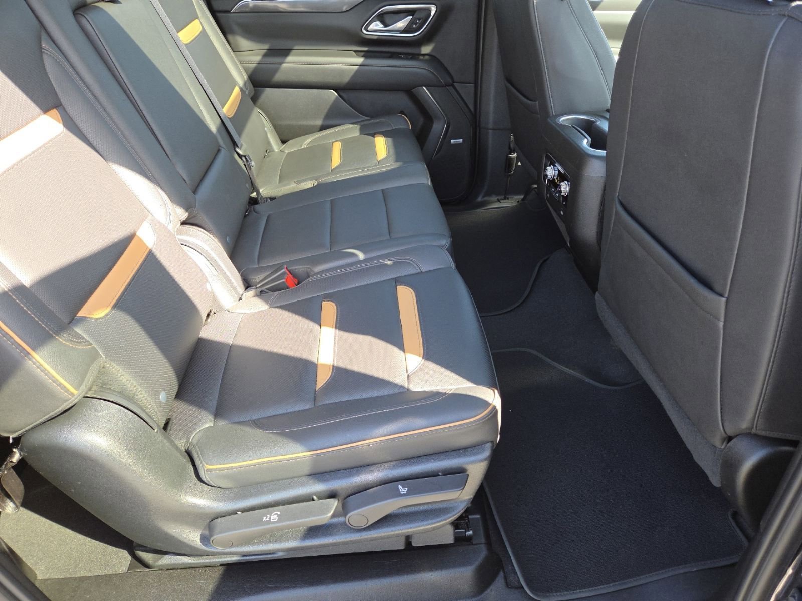 Used 2023 GMC Yukon XL AT4 w/ AT4 Premium Plus Package AWD/4WD image 30