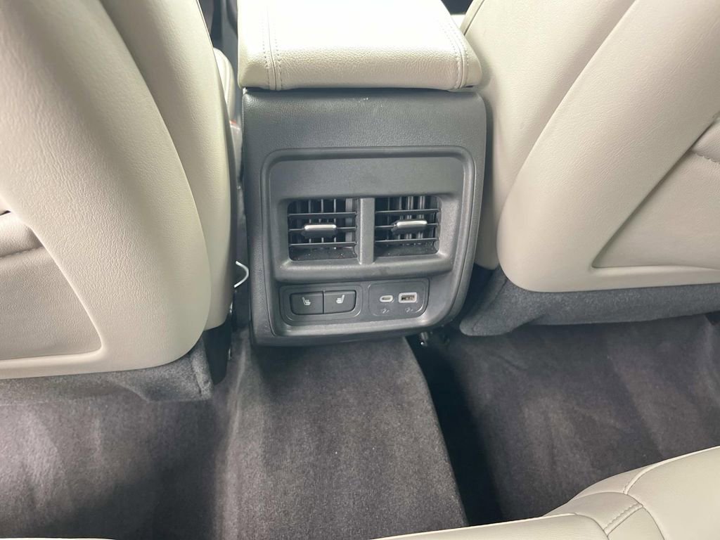 Certified 2023 Cadillac XT4 Premium Luxury image 17