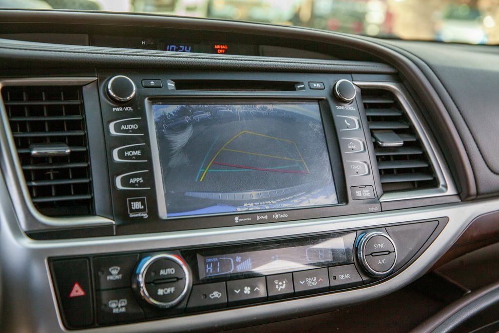 Used 2016 Toyota Highlander Limited image 16