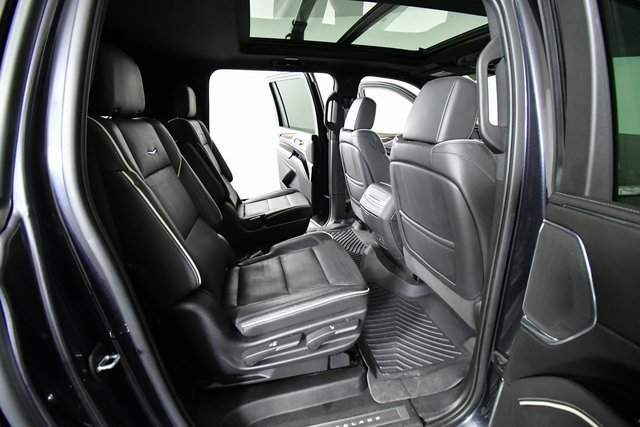 Certified 2022 Cadillac Escalade ESV Premium Luxury w/ Performance Package image 15