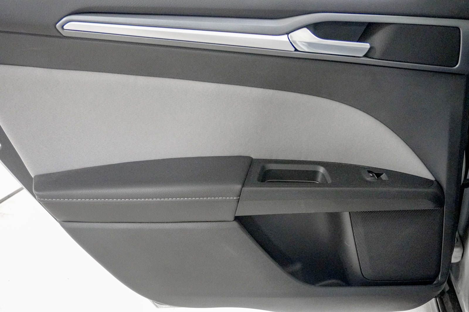 Used 2014 Ford Fusion S FWD image 33