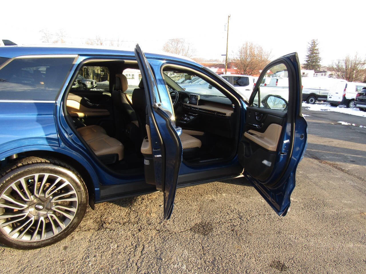 Used 2020 Lincoln Corsair Reserve w/ Equipment Group 201A image 29