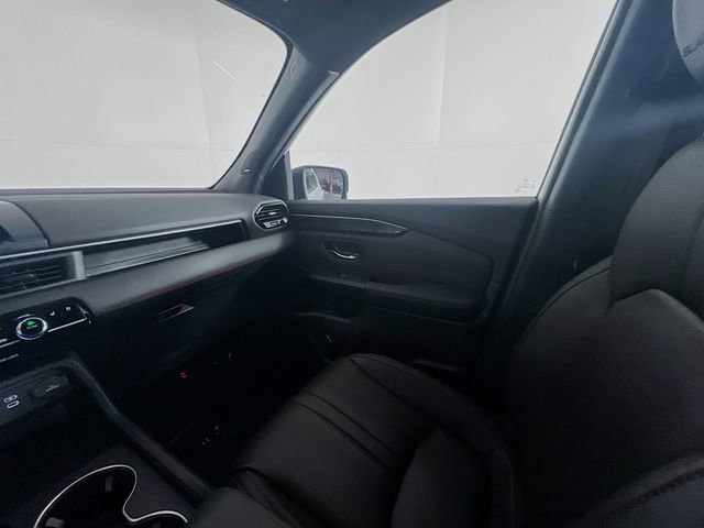 Certified 2025 Honda Pilot Black Edition image 20