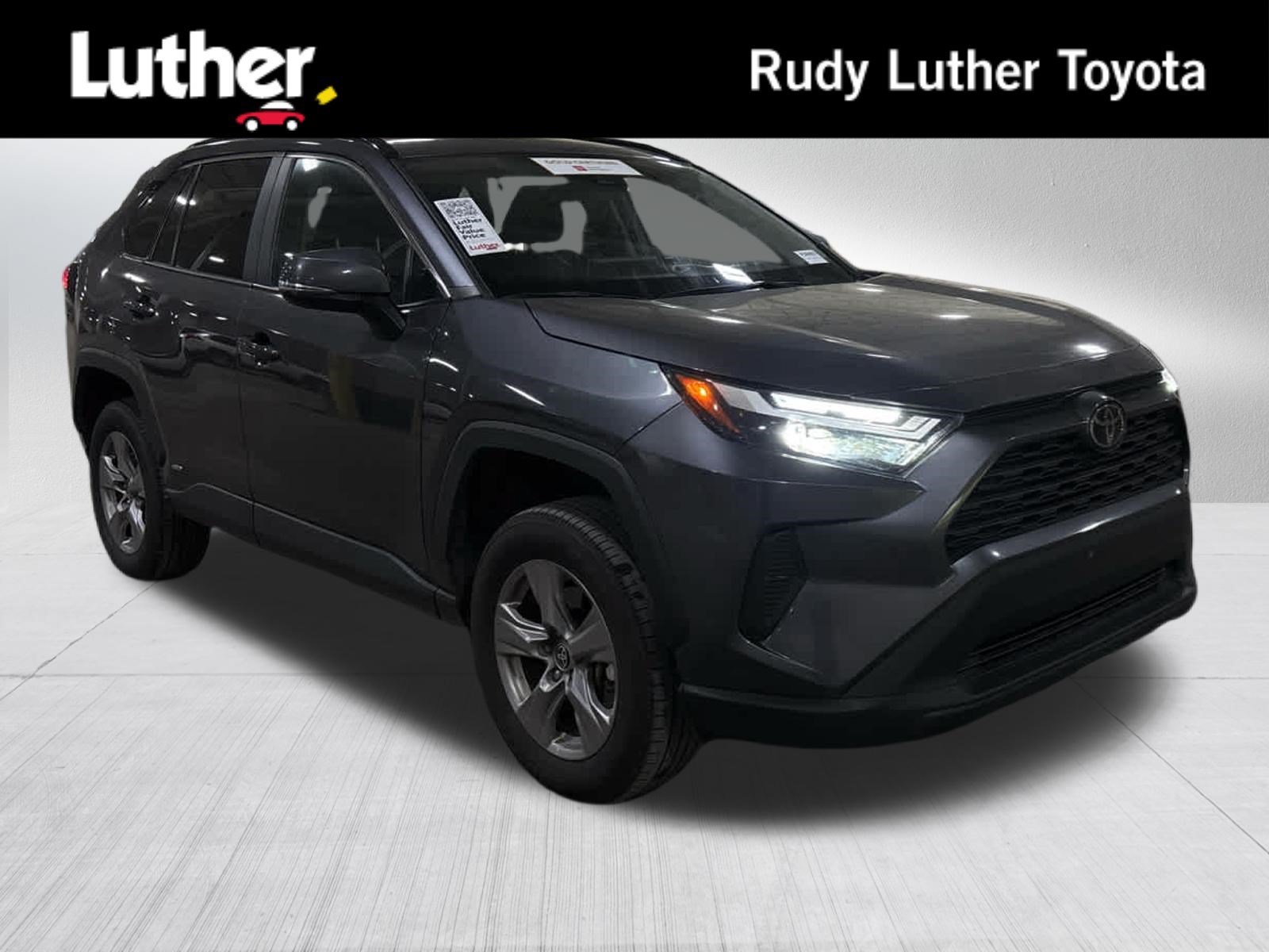 Used 2025 Toyota RAV4 XLE AWD/4WD image 1