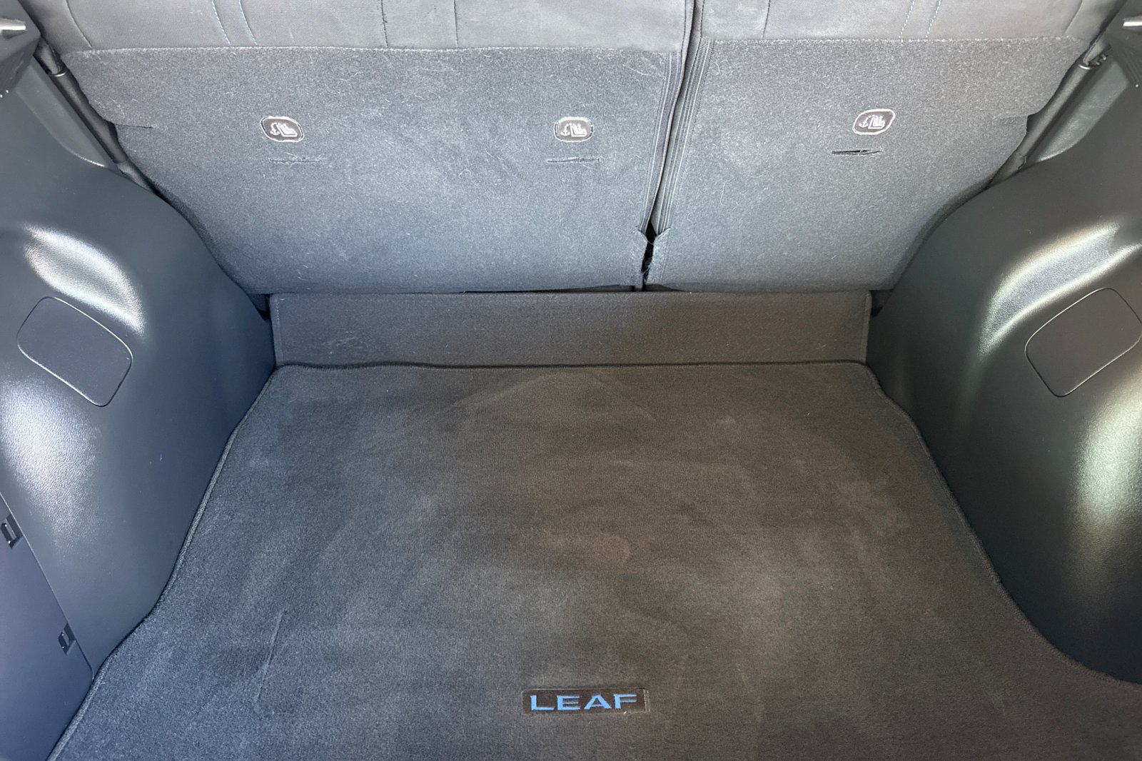 Certified 2025 Nissan Leaf S FWD image 18