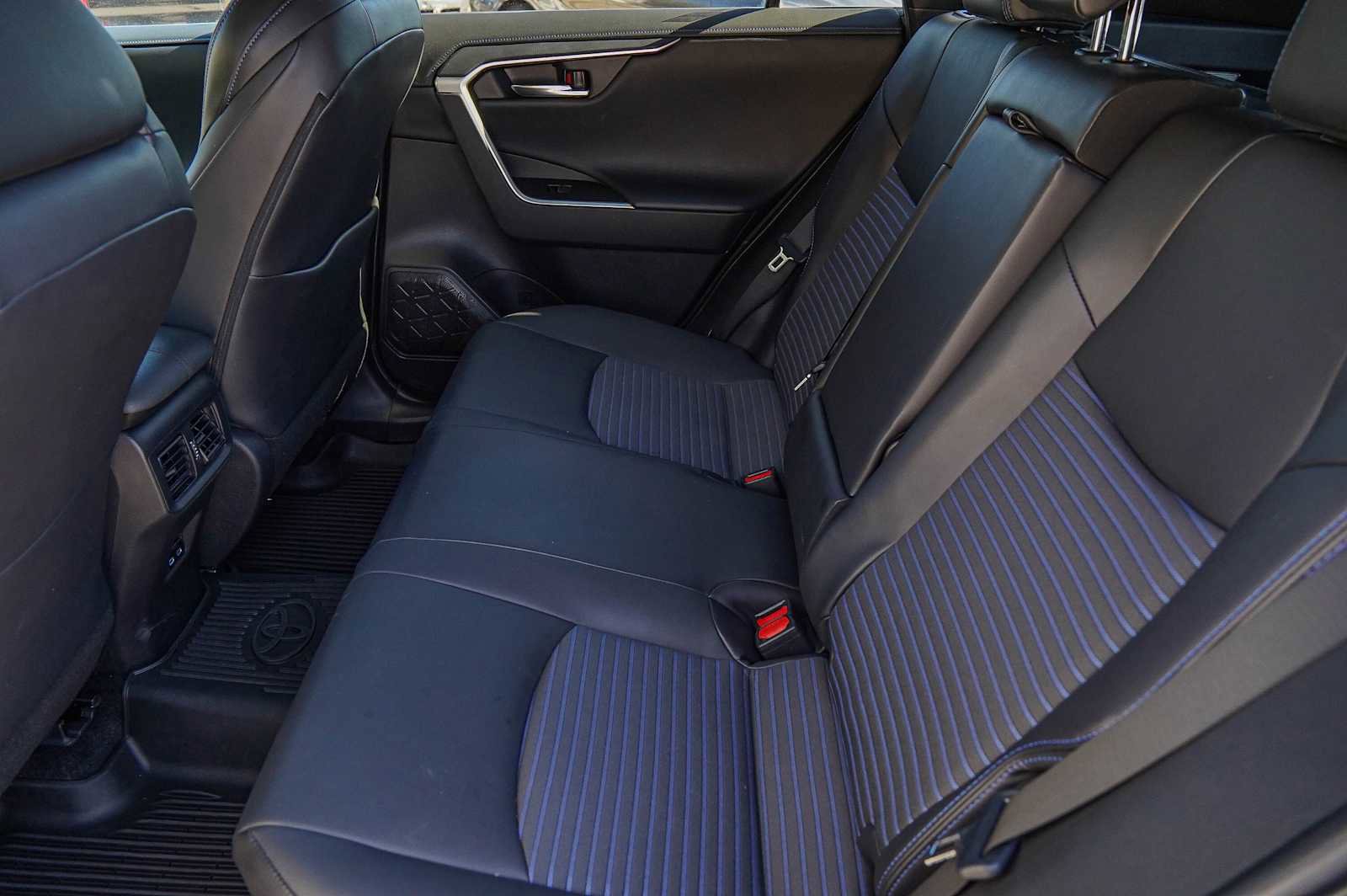 Used 2022 Toyota RAV4 XSE image 29