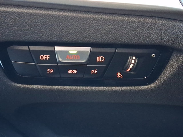 Certified 2025 BMW 330i xDrive Sedan w/ Convenience Package image 25