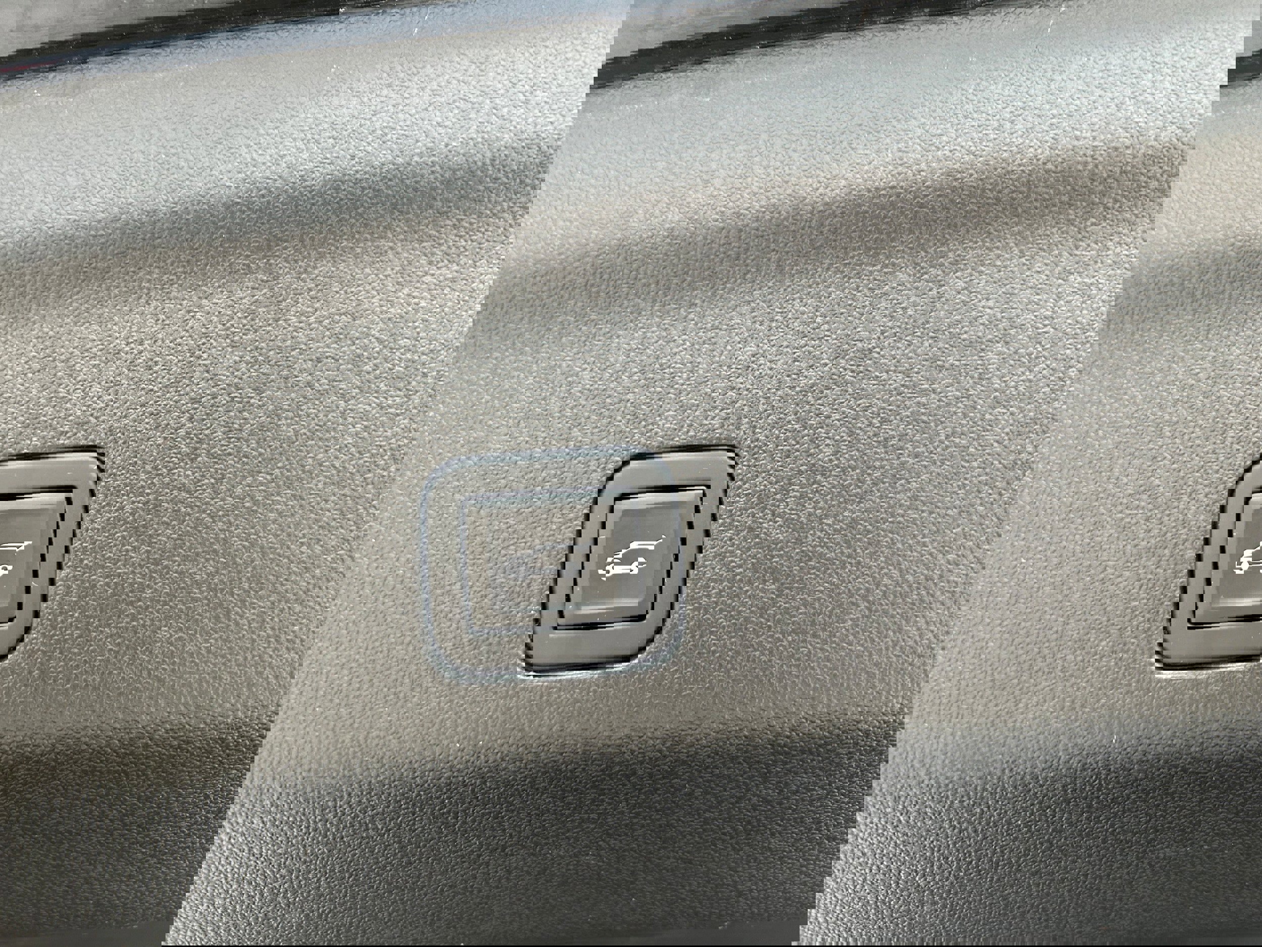 Used 2024 GMC Yukon AT4 w/ AT4 Premium Plus Package image 14