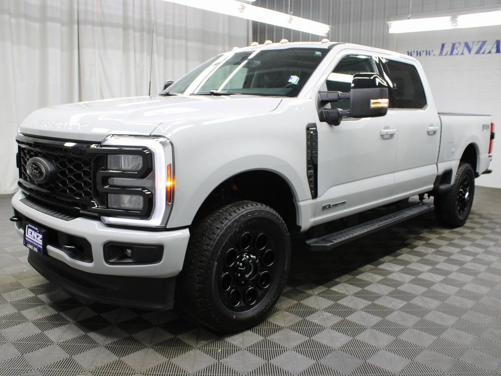 Used 2025 Ford F350 Lariat w/ Black Appearance Package image 6
