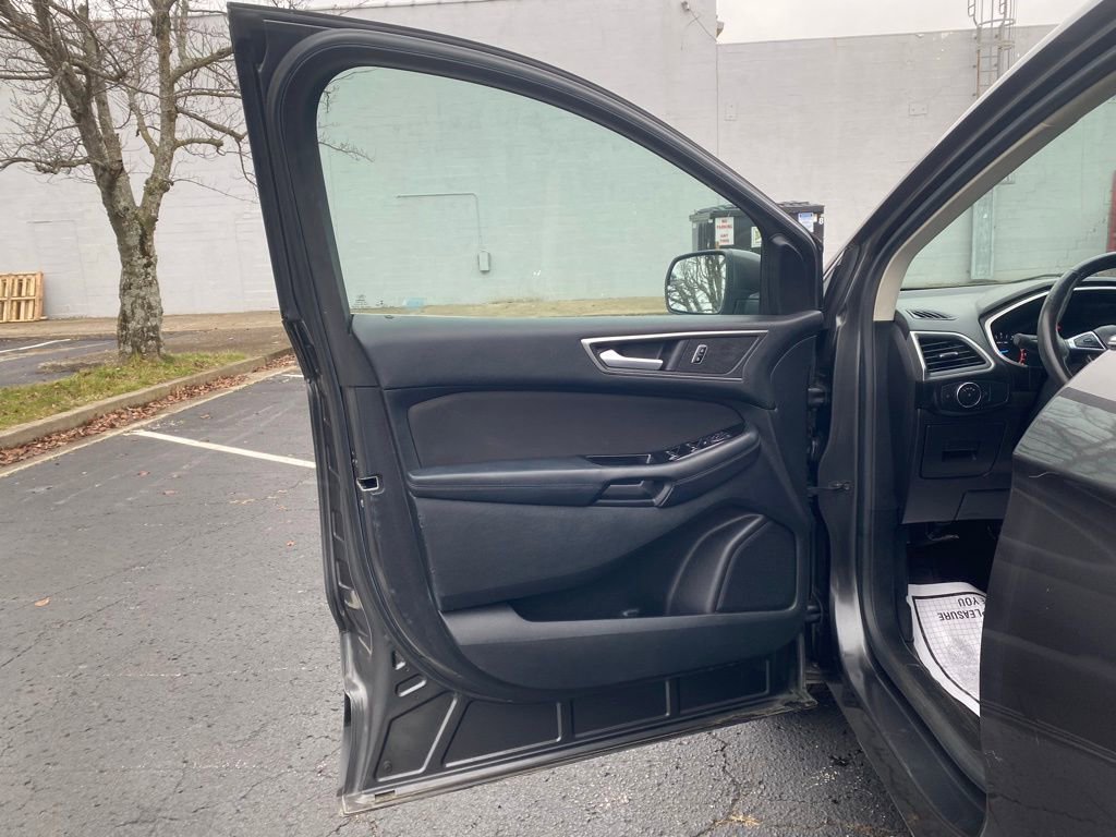 Used 2015 Ford Edge SEL image 38