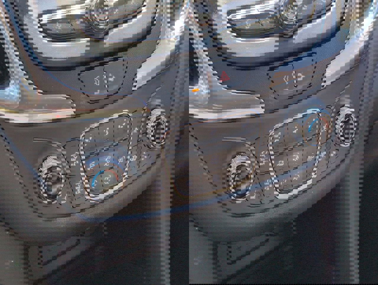 Used 2023 Chevrolet Equinox LT w/ Driver Convenience Package image 22