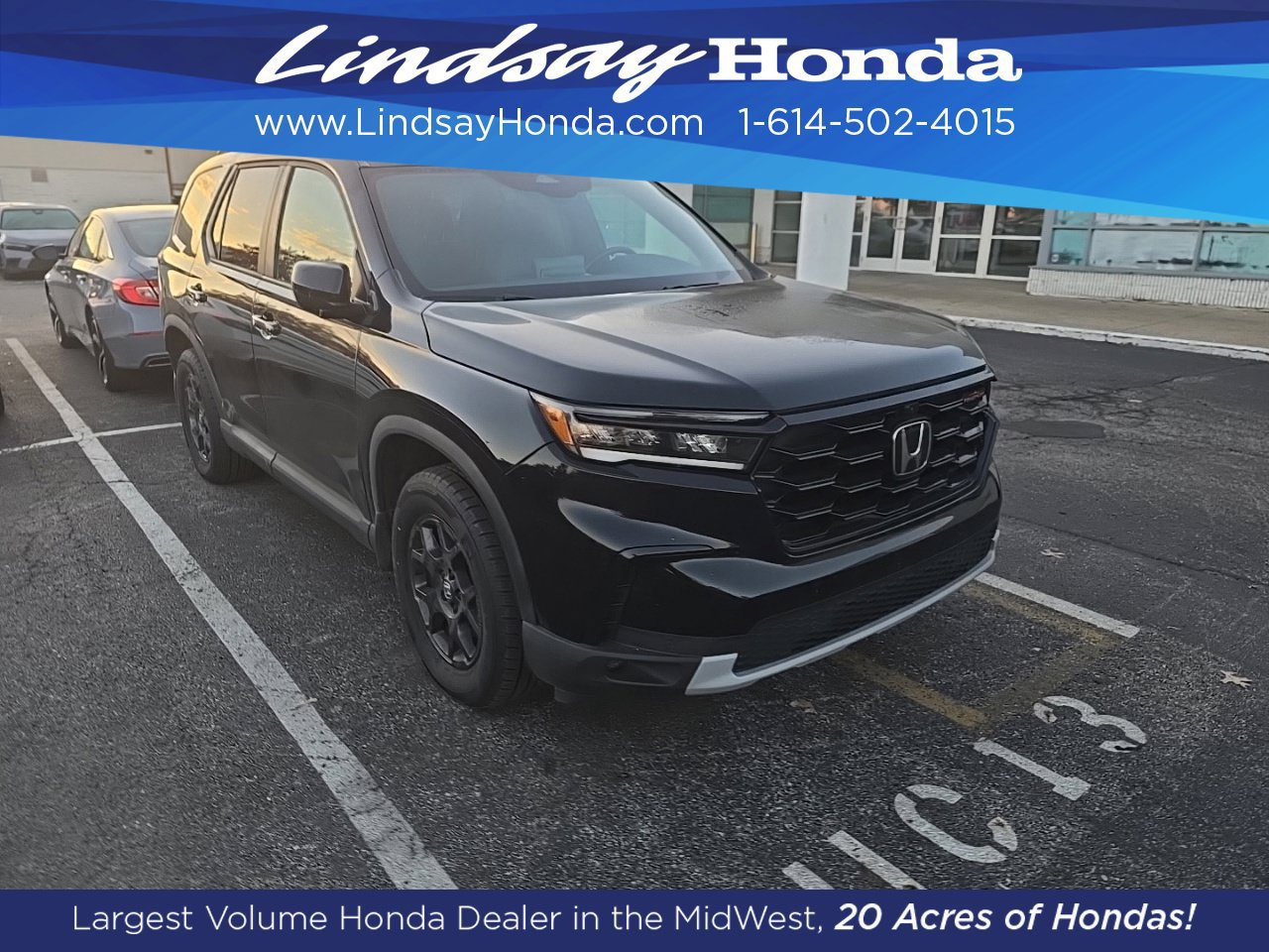 Used 2023 Honda Pilot TrailSport image 3