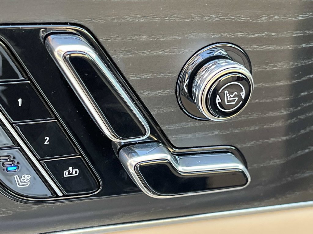 Certified 2026 Cadillac Lyriq Signature Luxury w/ Nappa Leather Package AWD/4WD image 32