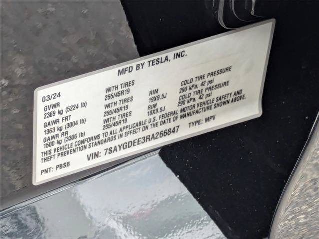 Used 2024 Tesla Model Y Long Range AWD/4WD image 26