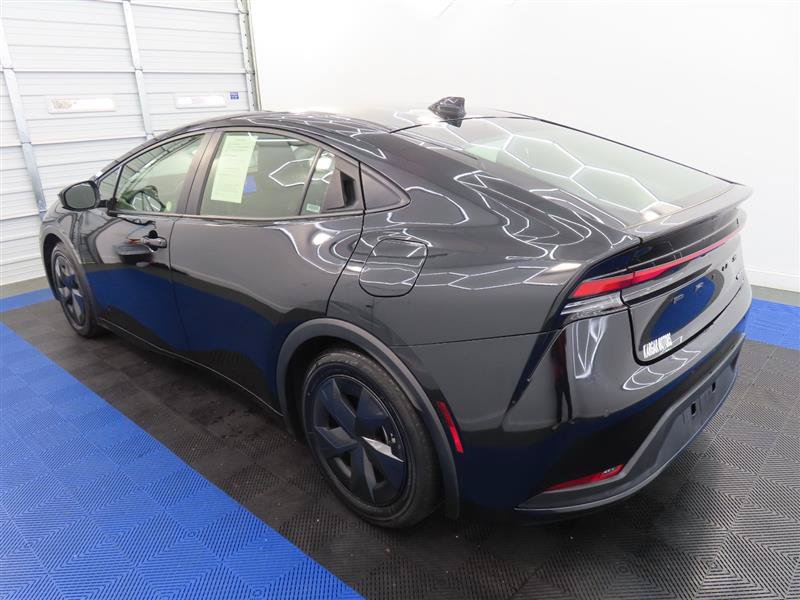 Used 2025 Toyota Prius LE FWD image 6