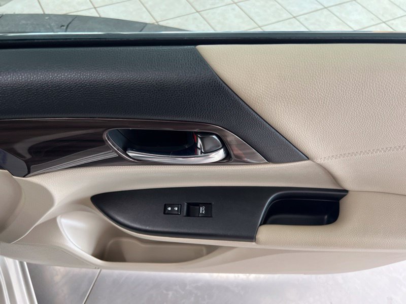 Used 2016 Honda Accord EX-L image 15