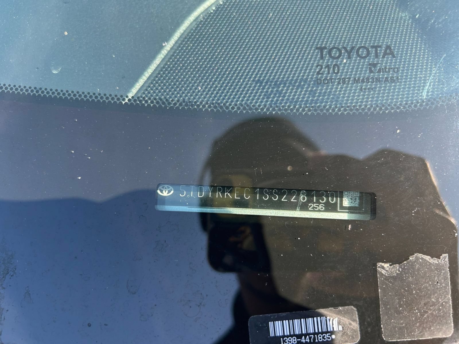 Used 2025 Toyota Sienna XLE FWD image 27
