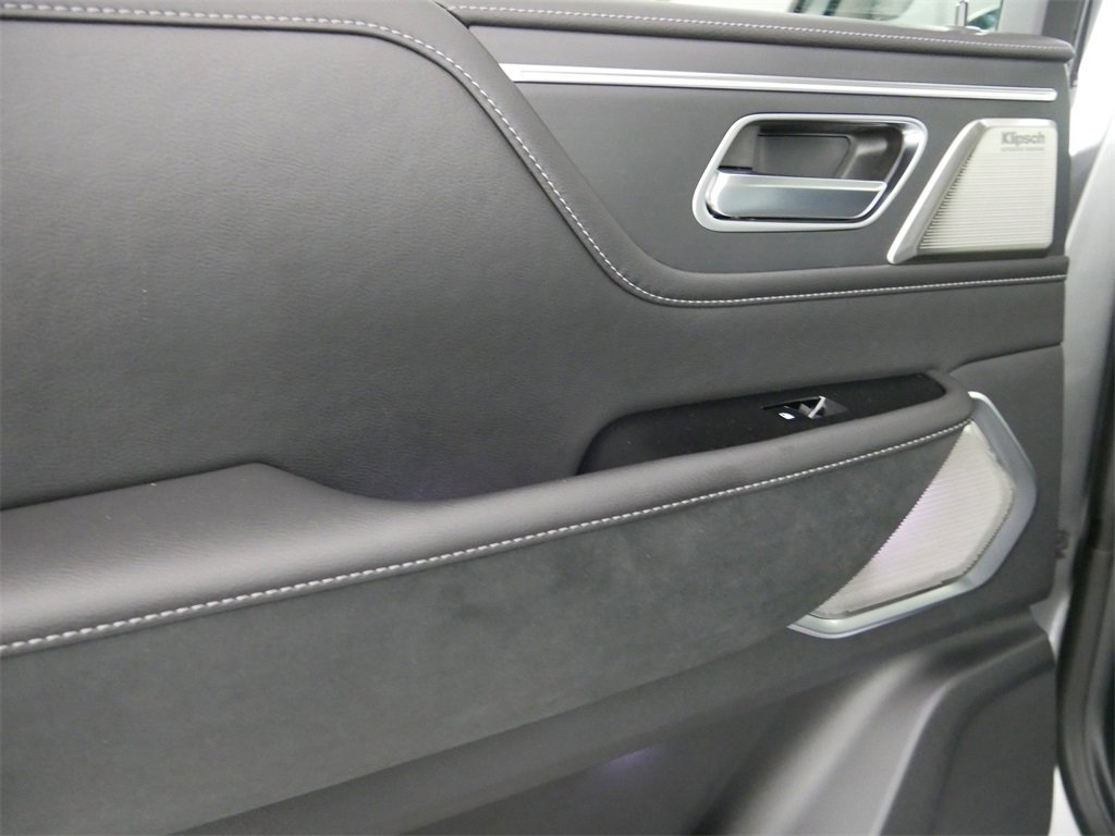 New 2025 INFINITI QX80 Sensory image 15