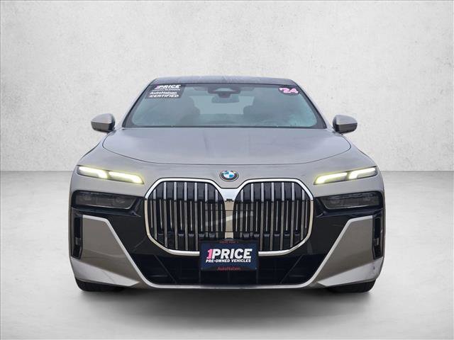 Used 2024 BMW 740i RWD image 2