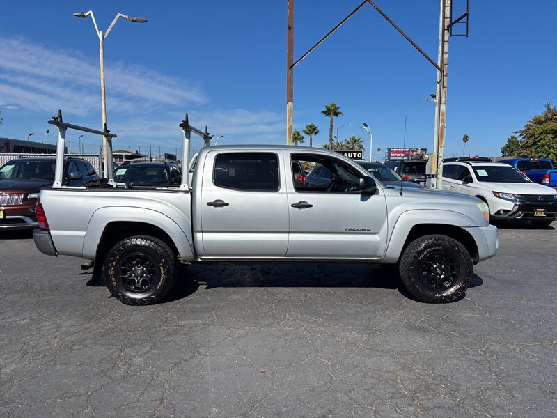 Used 2006 Toyota Tacoma PreRunner RWD image 2