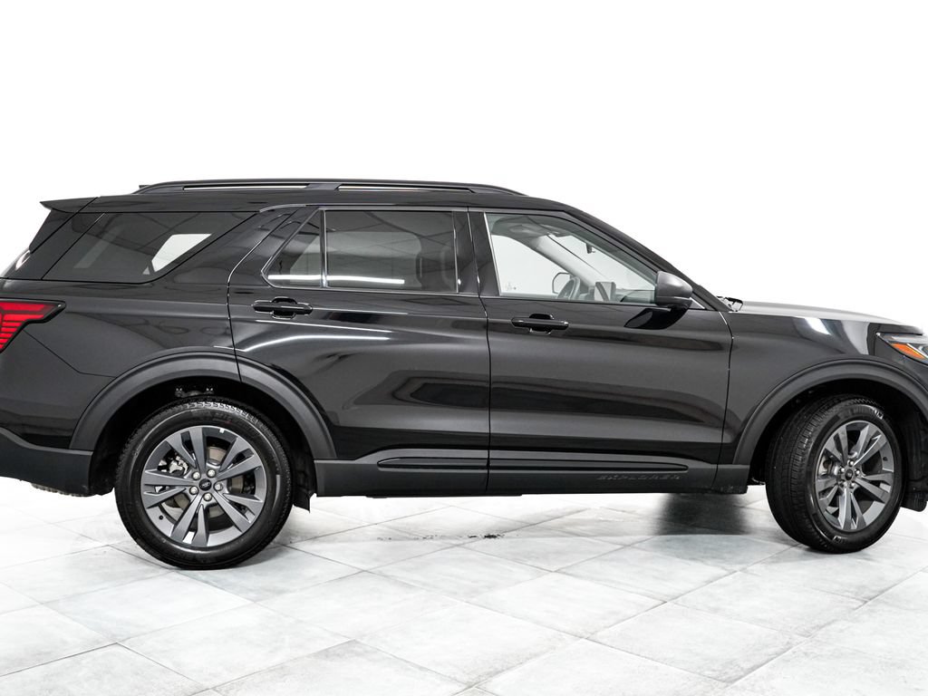 New 2026 Ford Explorer Active w/ Active Comfort Package AWD/4WD image 8