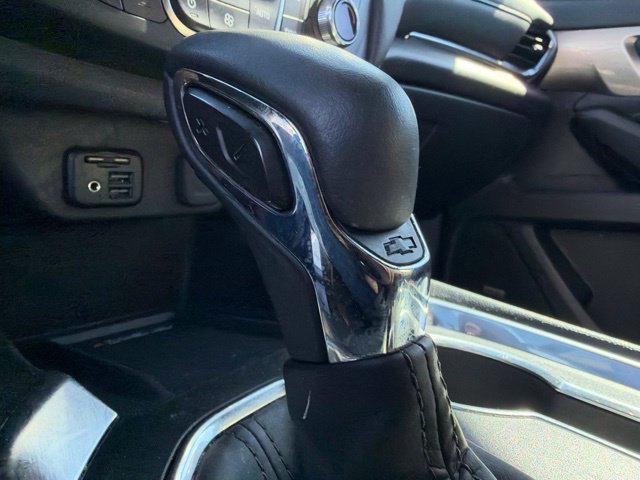 Used 2023 Chevrolet Traverse Premier FWD image 23