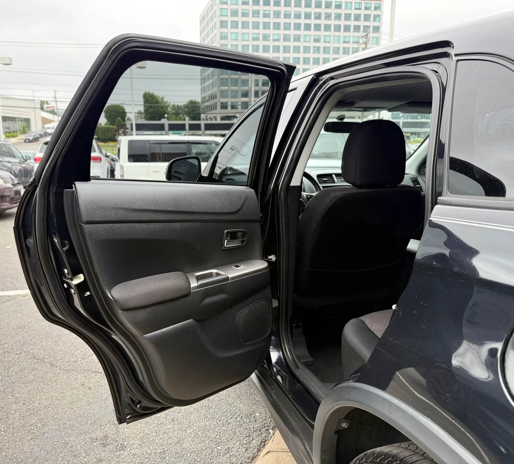 Used 2018 Mitsubishi Outlander Sport ES FWD image 23