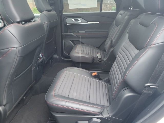 New 2026 Ford Explorer ST-Line w/ ST-Line Street Pack image 18