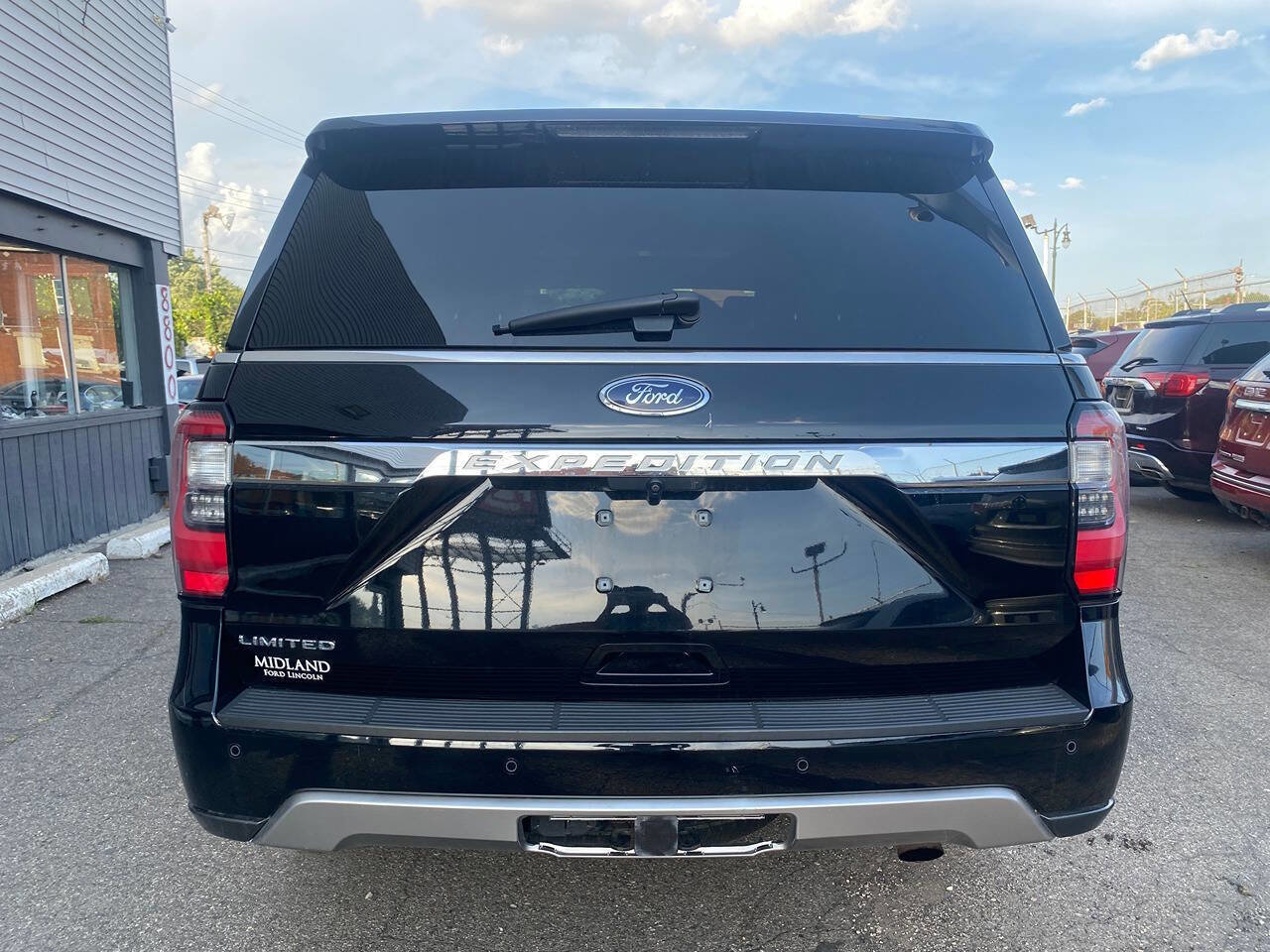 Used 2018 Ford Expedition Limited w/ Equipment Group 302A image 9