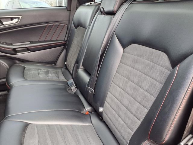 Used 2022 Ford Edge ST-Line w/ Cold Weather Package image 7