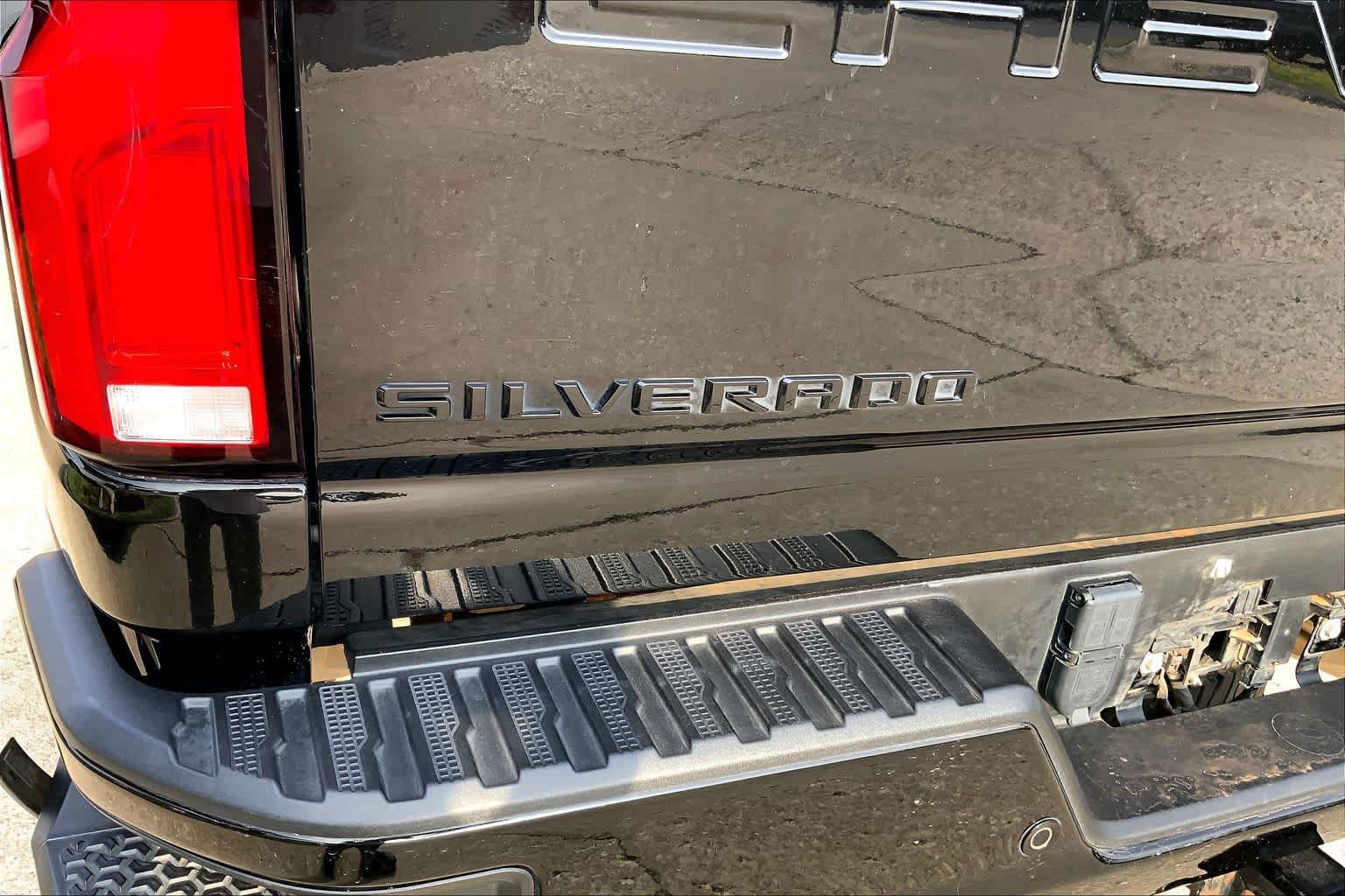 Used 2024 Chevrolet Silverado 2500 High Country w/ High Country Premium Package AWD/4WD image 30