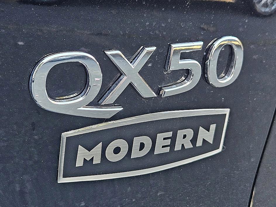 New 2025 INFINITI QX50 Luxe image 15