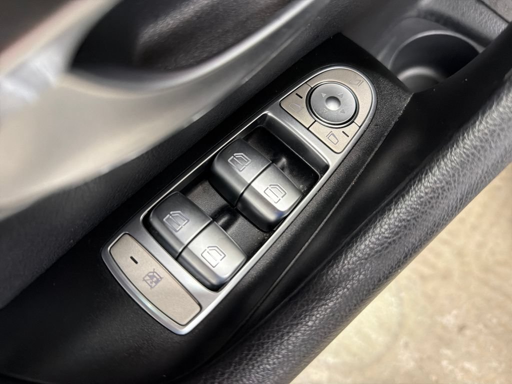 Used 2022 Mercedes-Benz E 350 Sedan image 17
