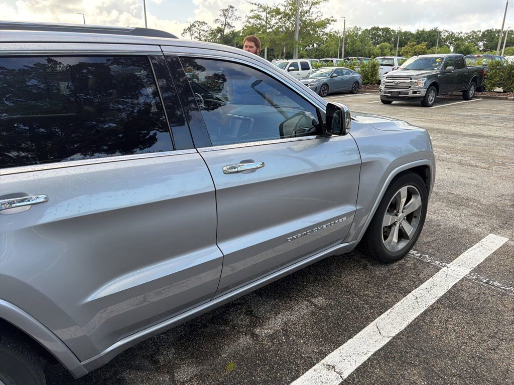 Used 2015 Jeep Grand Cherokee Overland AWD/4WD image 7