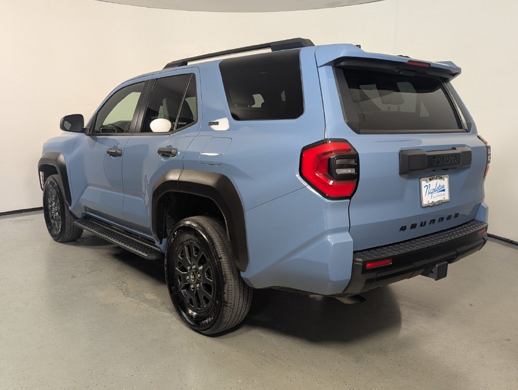 Used 2025 Toyota 4Runner SR5 AWD/4WD image 6