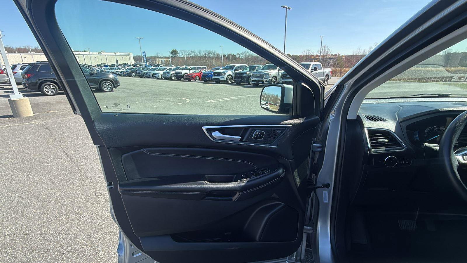 Used 2024 Ford Edge Titanium AWD/4WD image 23