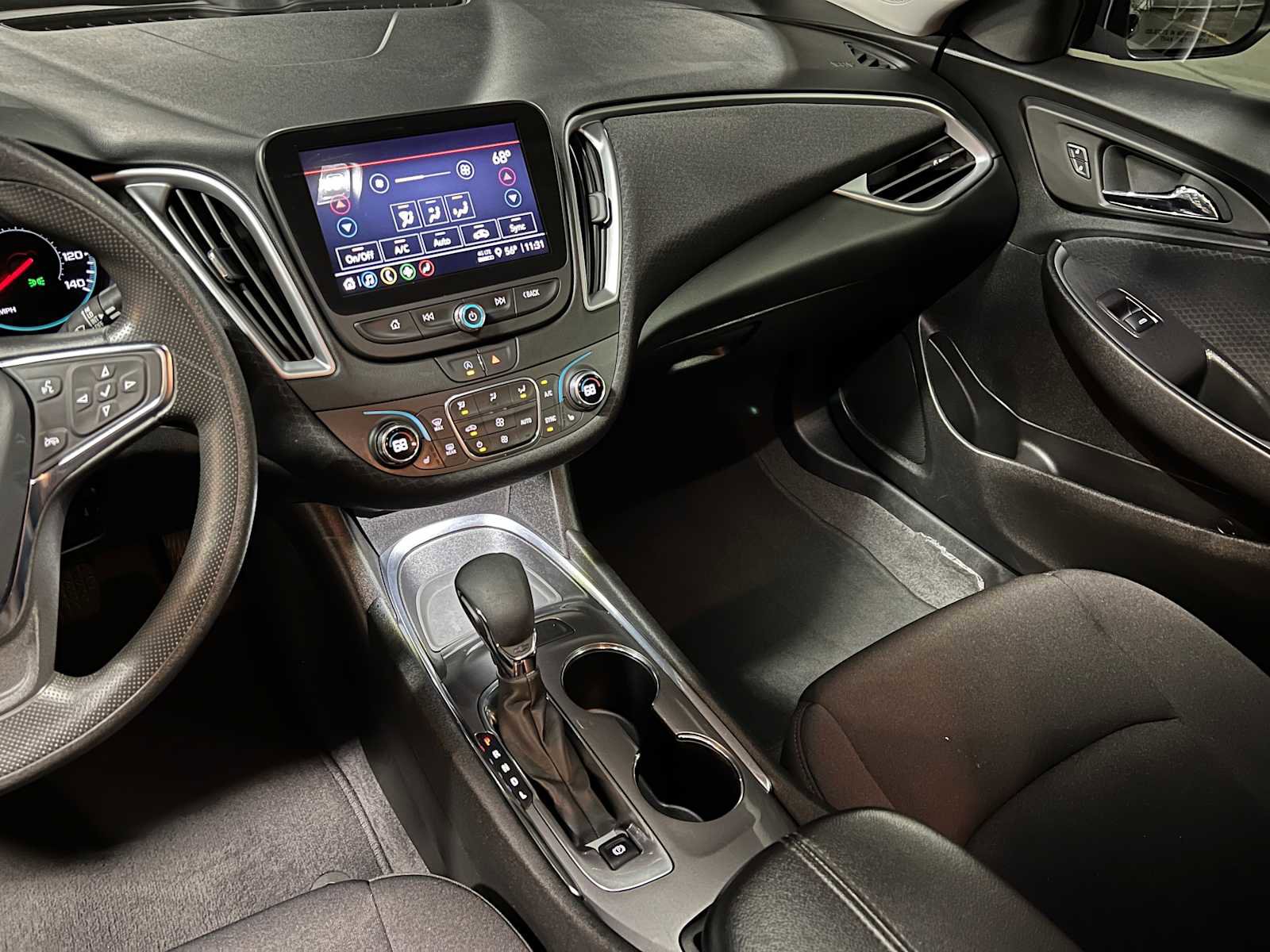 Used 2023 Chevrolet Malibu LT image 32