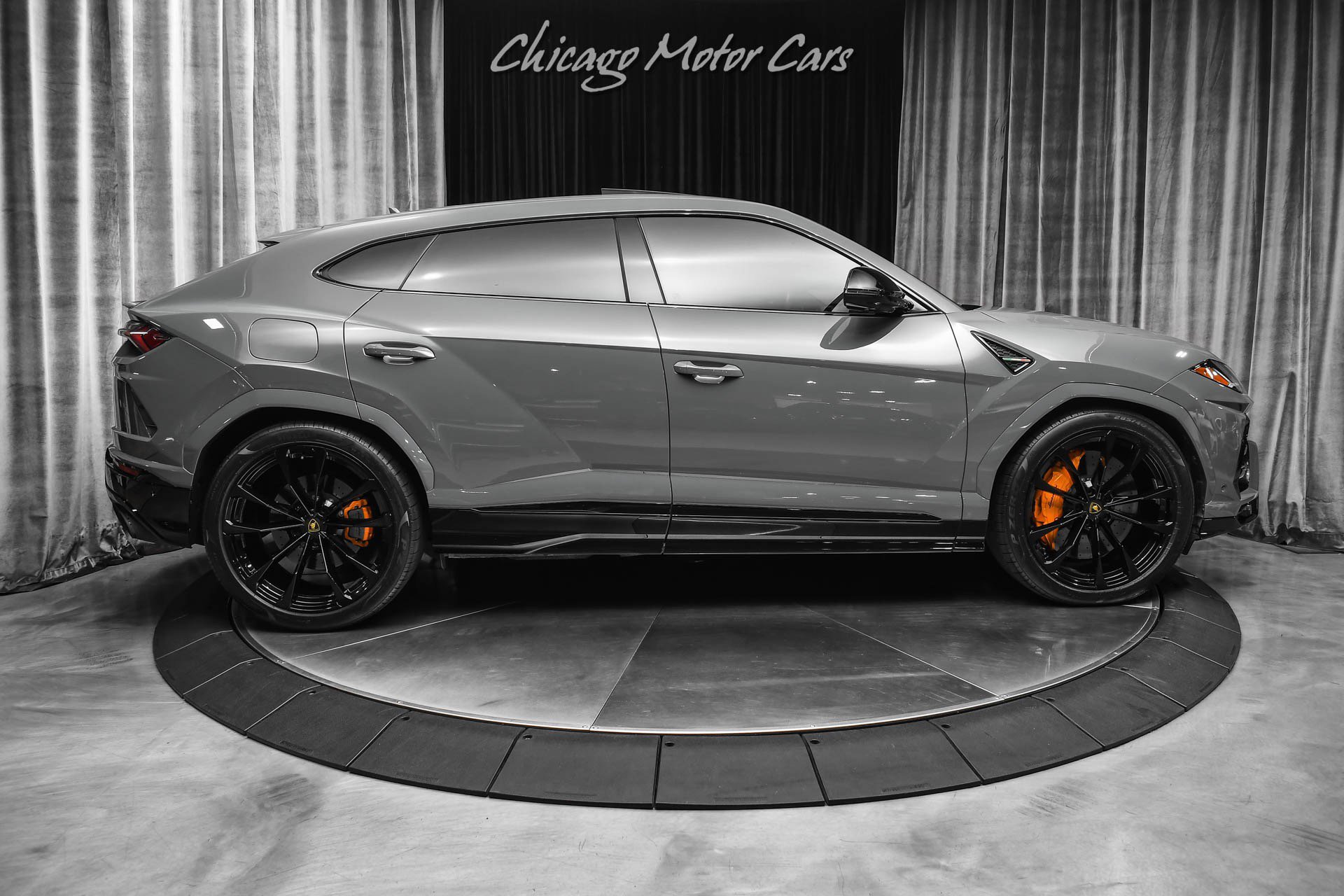 Used 2021 Lamborghini Urus AWD/4WD image 47