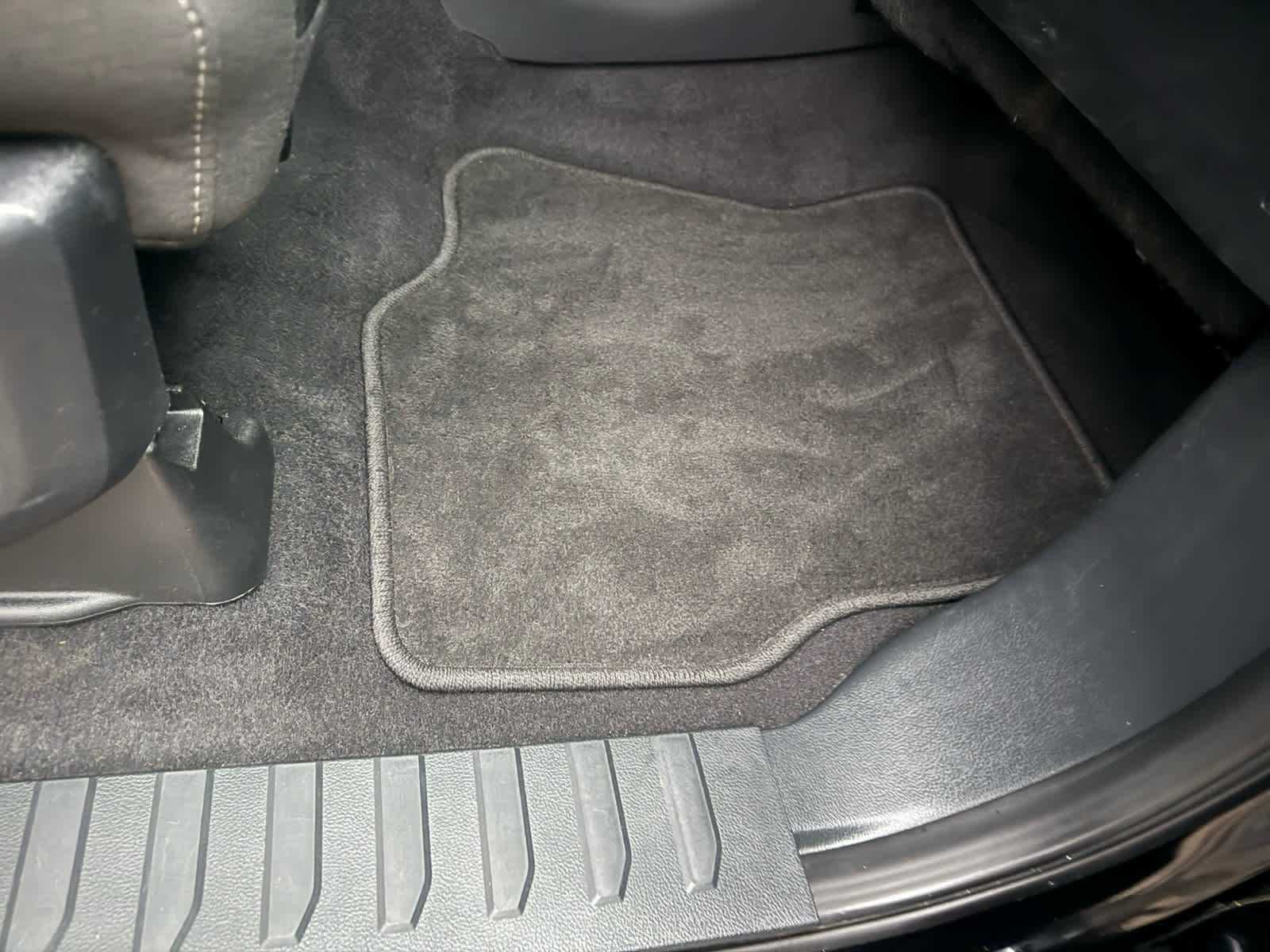 Certified 2023 Ford F150 XLT w/ Equipment Group 302A High image 8