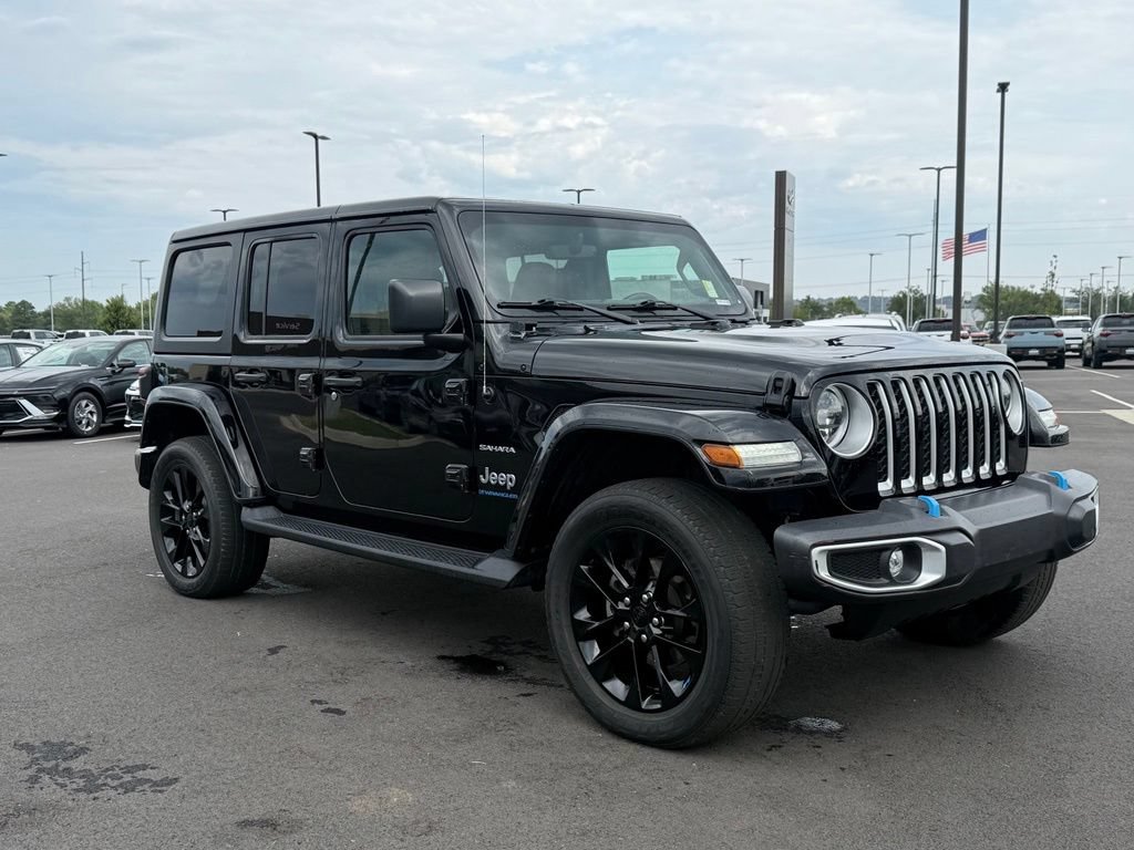 Used 2023 Jeep Wrangler Unlimited Sahara w/ Cold Weather Group AWD/4WD image 3