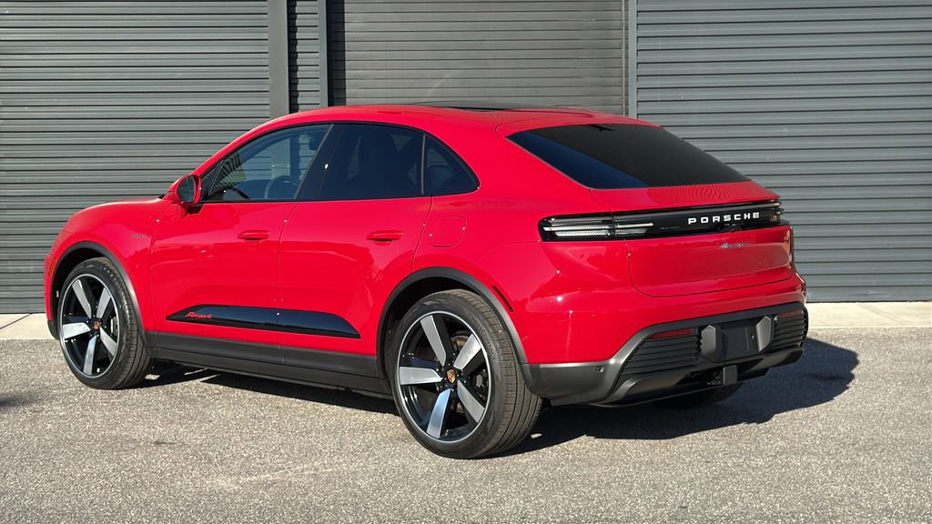 New 2026 Porsche Macan 4 Electric image 3