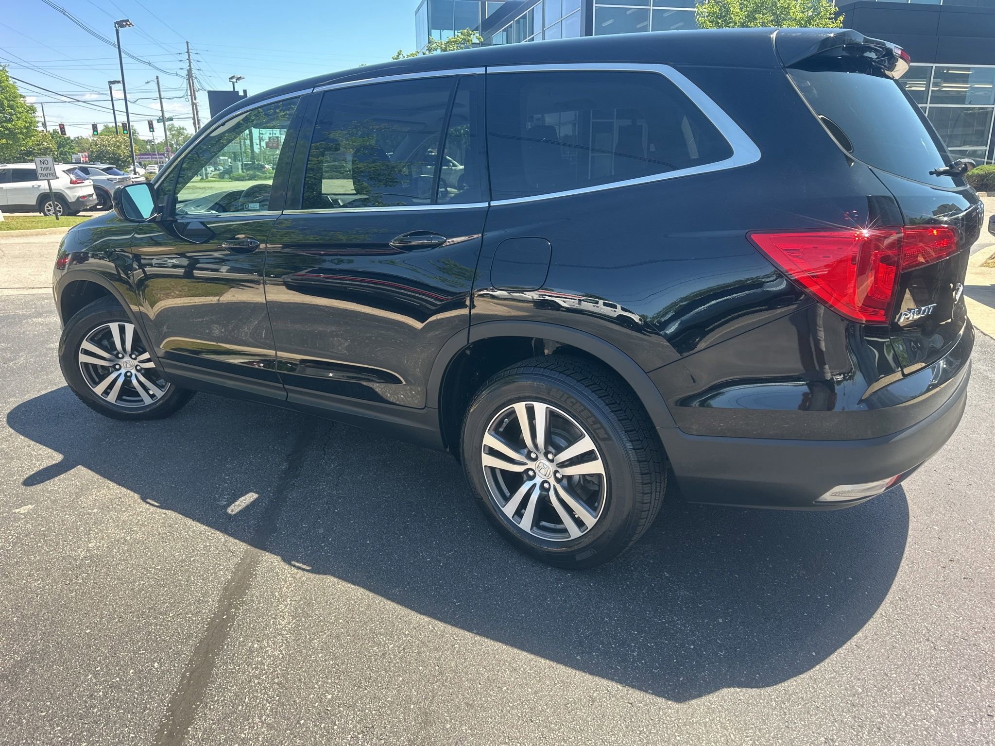 Used 2018 Honda Pilot EX-L image 2