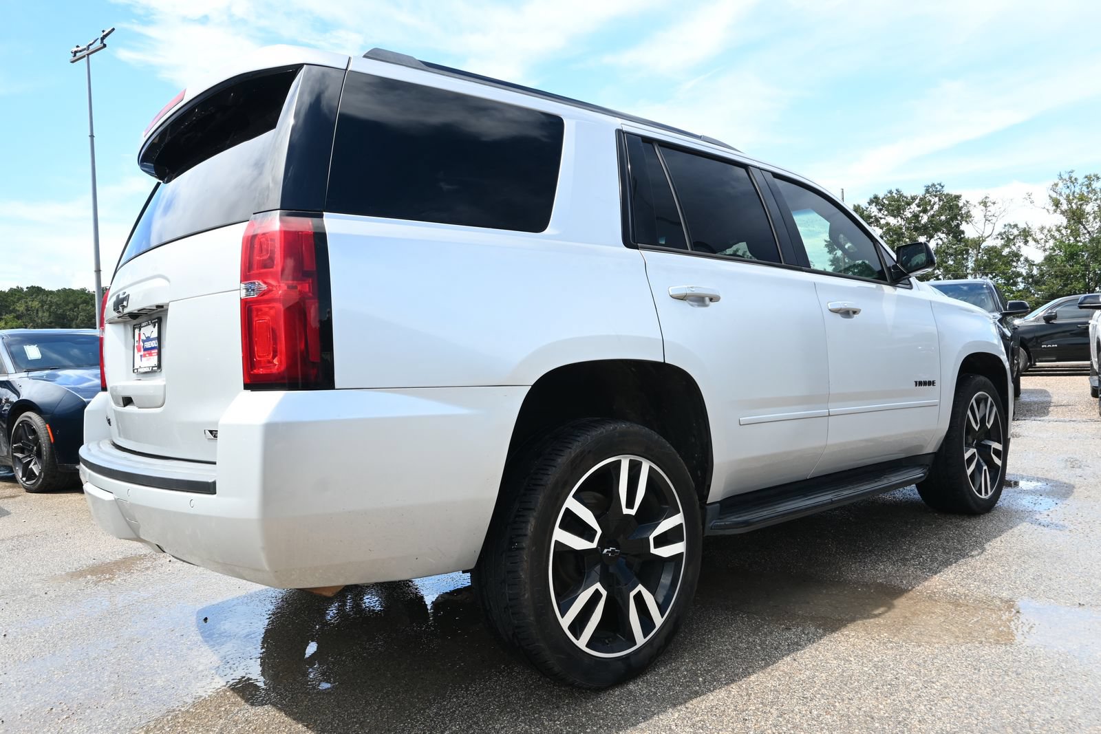 Used 2018 Chevrolet Tahoe Premier AWD/4WD image 2
