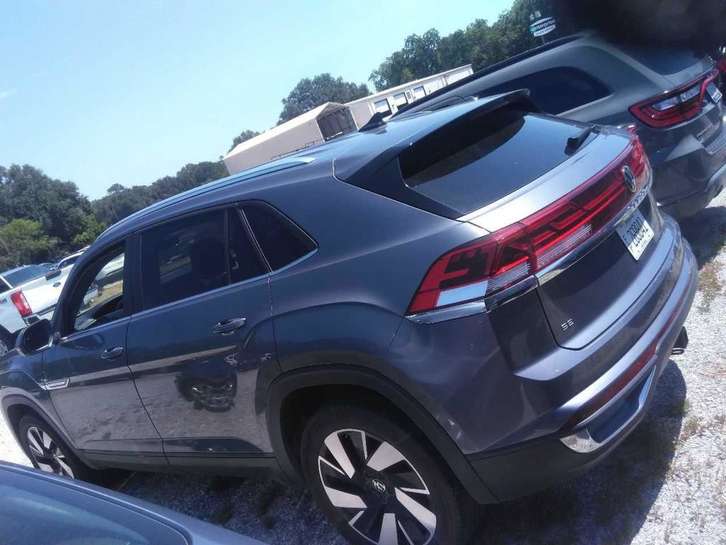 Used 2024 Volkswagen Atlas Cross Sport SE AWD/4WD image 4