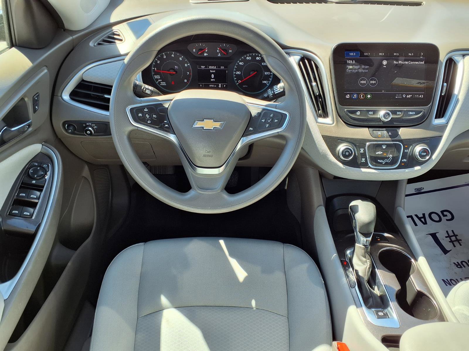 Used 2025 Chevrolet Malibu LS FWD image 3