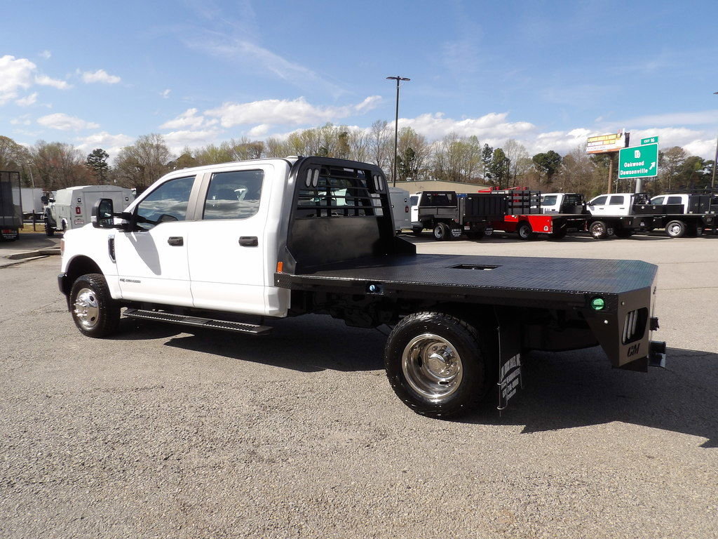 Used 2022 Ford F350 XL w/ Power Equipment Group image 4